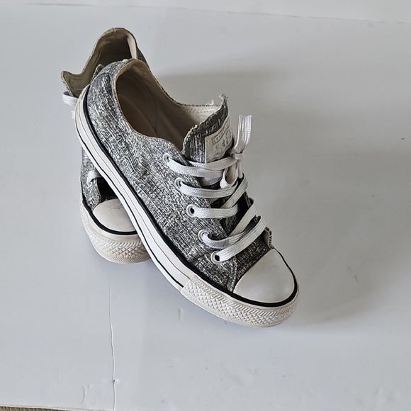 Converse Black and White Sneakers Classic Chuck Taylor Style - Picture 2 of 7